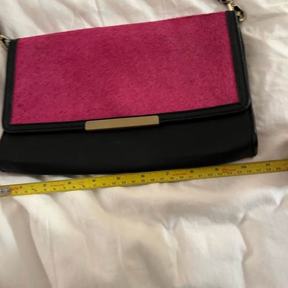 Ladies DDP leather shoulder bag with strap black and pink - Picture 3 of 15